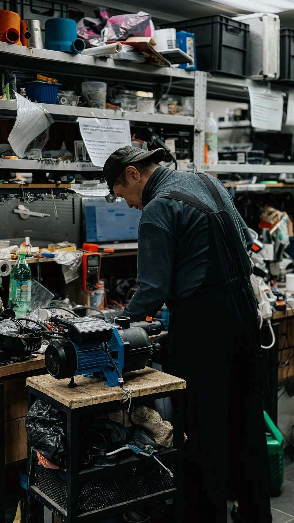 Quick Plumbing technician preparing tools for a service call